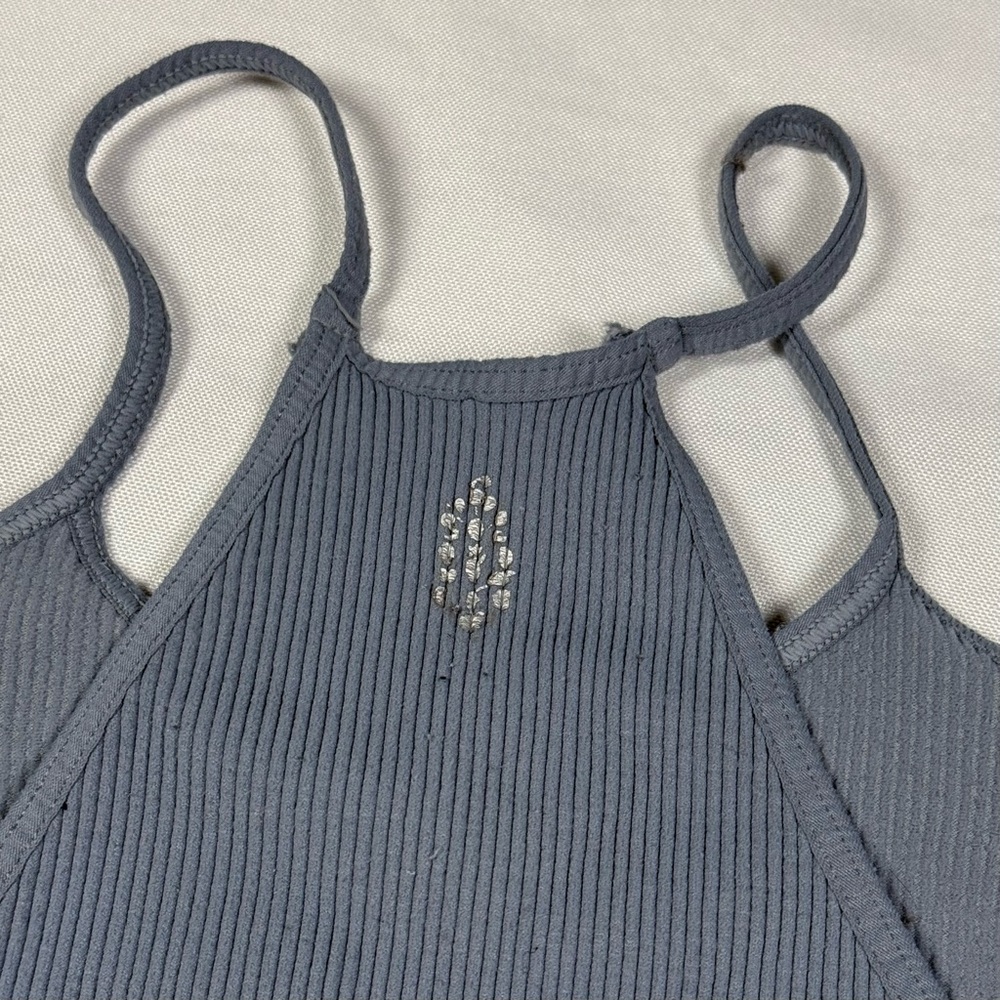 Blue-Gray Ribbed Crop Top - Picture 5 of 6